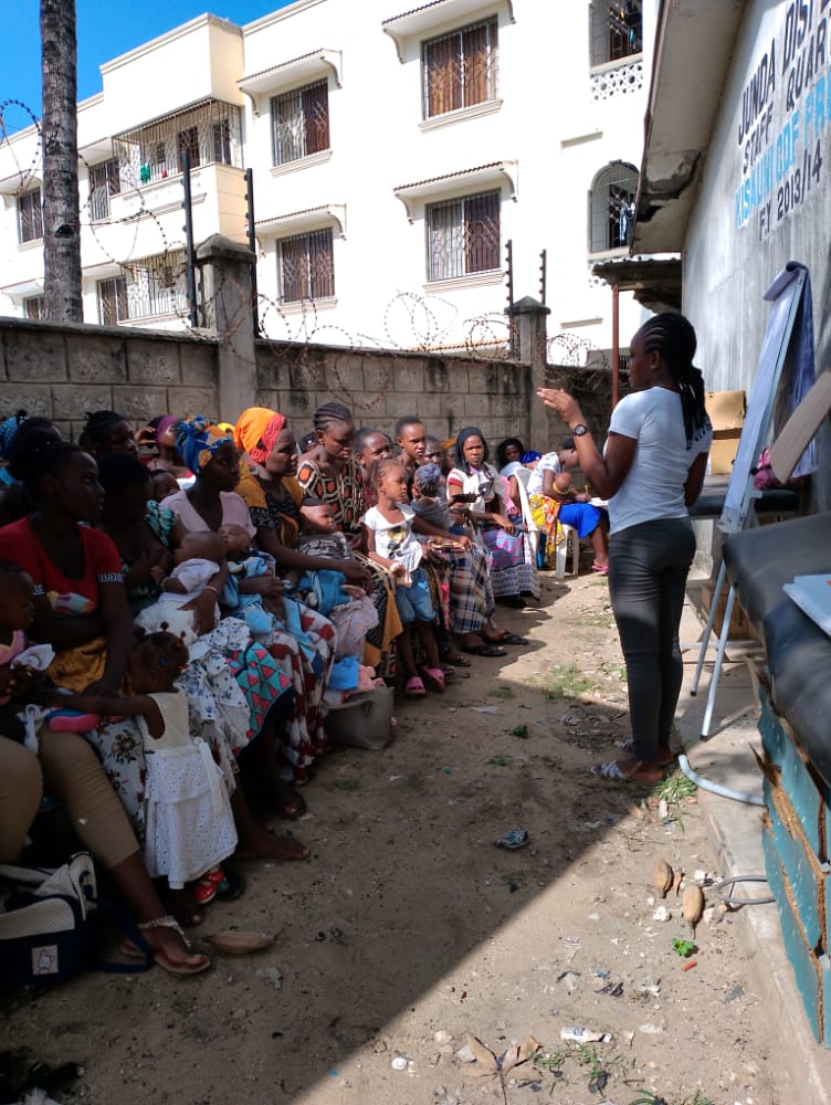 SrhKenya's tweet photo. Young mother's support group provides a safe  space for pregnant and parenting young mother's to share idea's and build positive peer relationship.
Today we had a session with the young mother's on SRH (HPV and cervical Cancer screening) https://t.co/v9cevxvD1Y