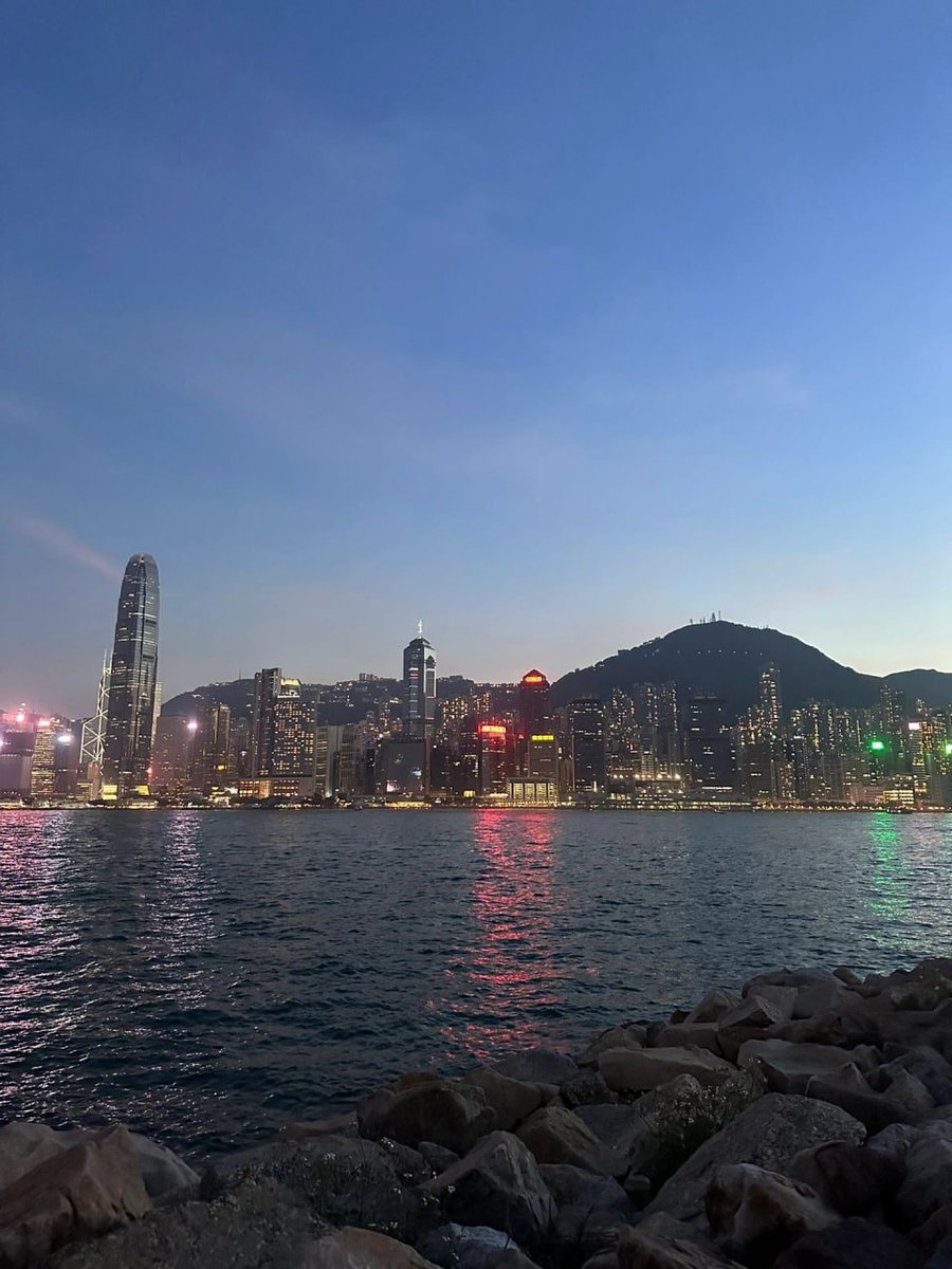 Daoxiang_07's tweet photo. Dreams are destined to travel alone, doubts and ridicules are indispensable on the road, but so what, even if you are covered with bruises, you must live beautifully.💪💪💪 https://t.co/EOp29xSyyp
