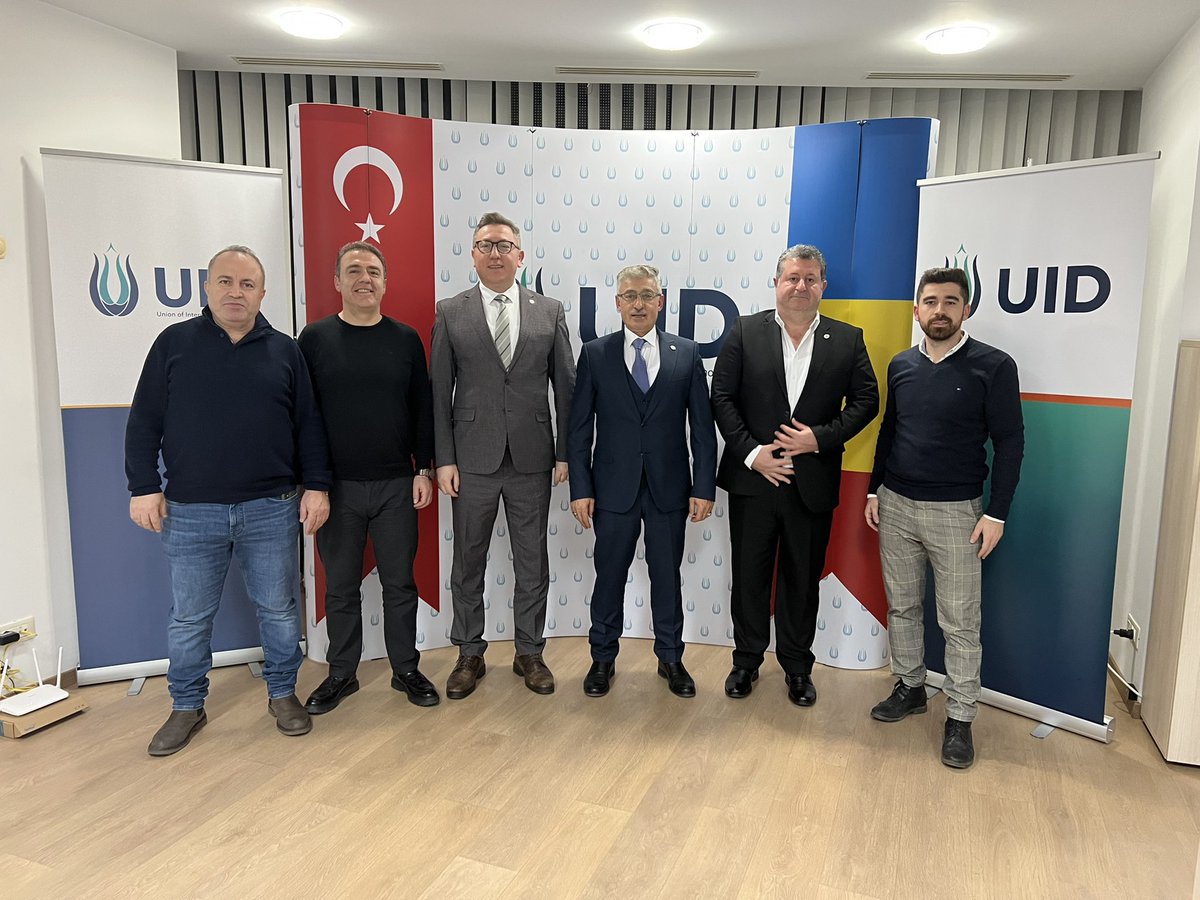 UidRomania's tweet photo. Yünus Emre Enstitüsü Müdürü Sayın Mustafa YILDIZ Bey UID merkezine hayırlı osun ziyareti etme nezaketinde bulundu.UID Başkanı Sayın Naci KANBAY ve yönetim kurulu üyeleriyle ortak proje yapmak için istişarede bulunduk.Sayın Mustafa Beye nazik ziyaretlerinden dolayı teşekkür ederiz https://t.co/dAhEDTFOuy