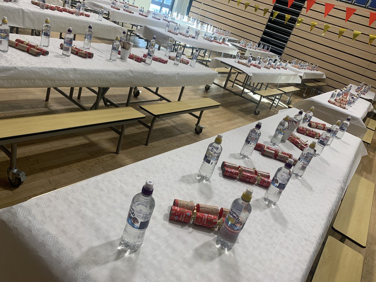 WingfieldAcad's tweet photo. It’s the most wonderful time of the year🎄🎄. Wingfield Academy is all set to serve over 1000 Christmas Dinners to all students and staff. https://t.co/rLfmUUMlR4