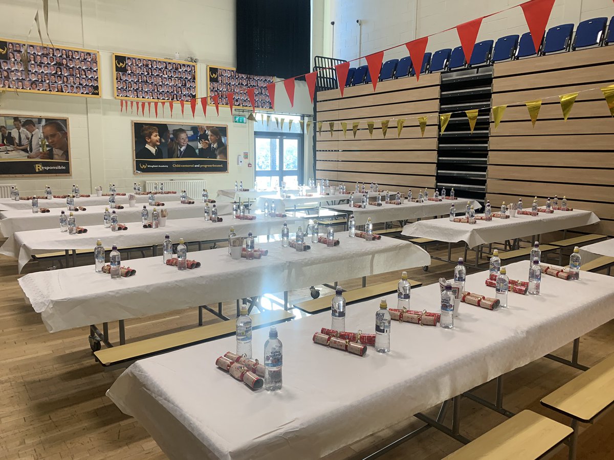 WingfieldAcad's tweet photo. It’s the most wonderful time of the year🎄🎄. Wingfield Academy is all set to serve over 1000 Christmas Dinners to all students and staff. https://t.co/rLfmUUMlR4