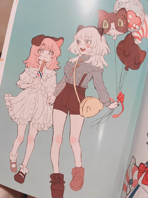 イラスト本届きましたの発色良いしめっちゃ綺麗に印刷されててすごい嬉しい 
