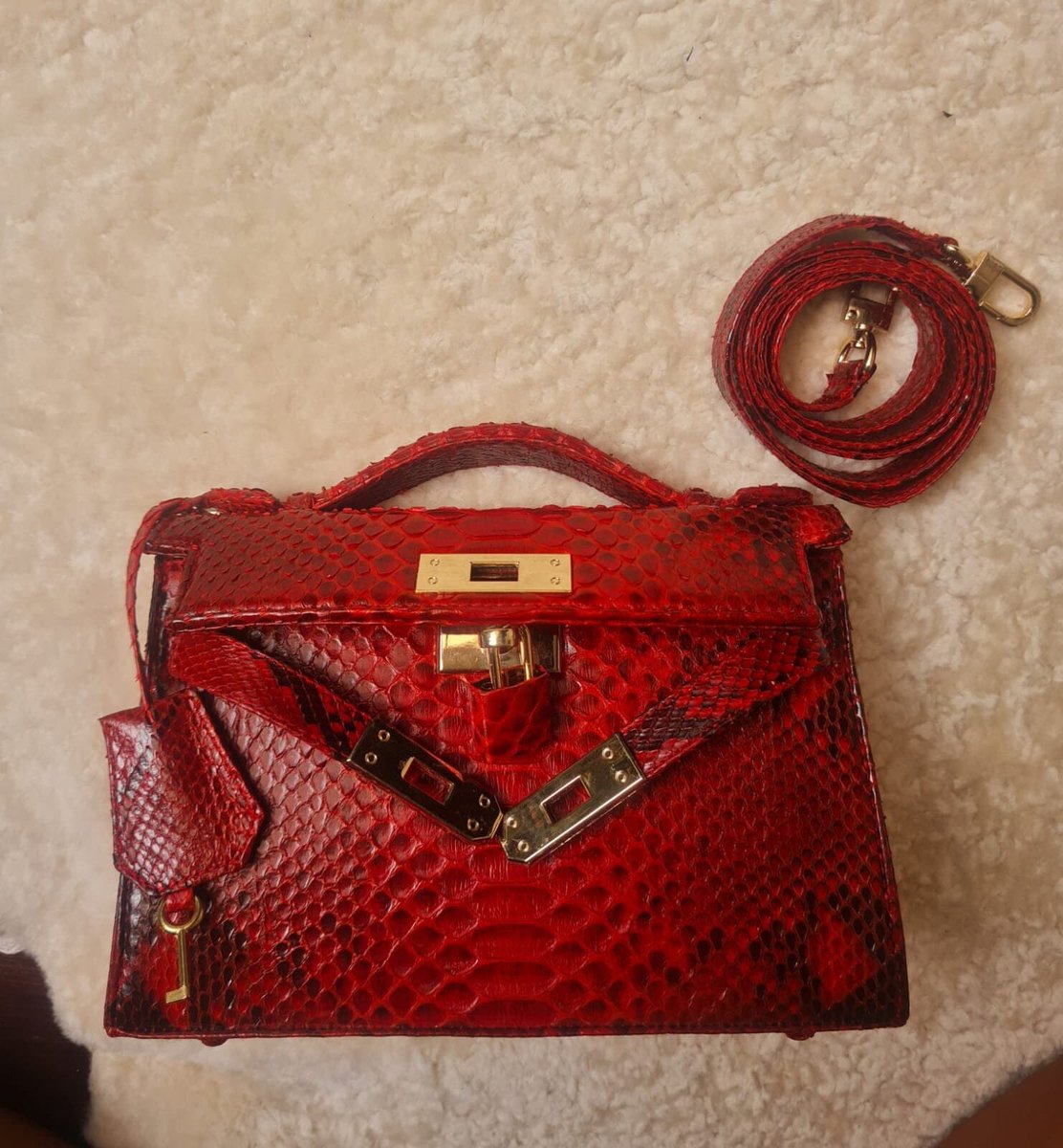 YwsLifestyle's tweet photo. Excited to share the latest addition to my #etsy shop: Python luxury bags, small leather bags, beauty small python bags, gift for her, Bali Crafts, 20cm size bags, no brand bags https://t.co/PTtbGgHvTy #red #anniversary #christmas #tophandle #bohohippie #ybalicrafts https://t.co/aNK6RL89qV