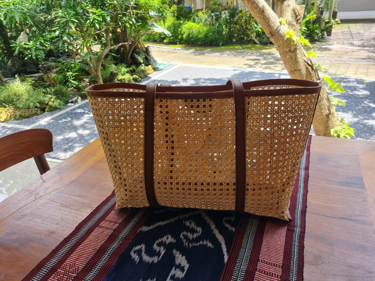 YwsLifestyle's tweet photo. Excited to share the latest addition to my #etsy shop: Ratttan Bags, Tote rattan bags, Rattan leather bags, Beautiful luxury bags, ready stock &amp; made to order, Bali Crafts https://t.co/f4w15J4uEK #beige #bacheloretteparty #christmas #tophandle #artdeco #ybalicrafts https://t.co/nSnZK6ZF97