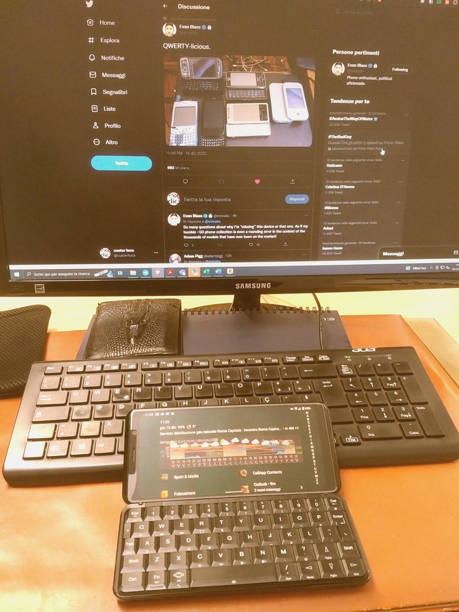 custerluca's tweet photo. @evleaks This is the device I use today.. Always and only with physical keyboard https://t.co/9BFrAngElZ