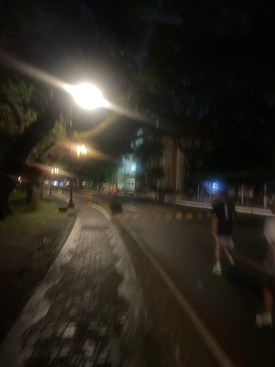 davidlicauco's tweet photo. Halfway through my jog then it rained 🥲 https://t.co/QNa7mUNzQx