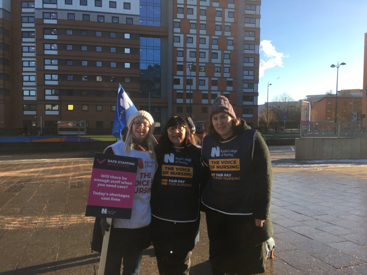 Mel (@mel_mcateer) on Twitter photo At Birmingham childrens hospital today. Hot water bottles and support from the public with food <a href="/RCNWestMids/">RCN West Midlands</a> #FairPayForNursing At Birmingham childrens hospital today. Hot water bottles and support from the public with food <a href="/RCNWestMids/">RCN West Midlands</a> #FairPayForNursing