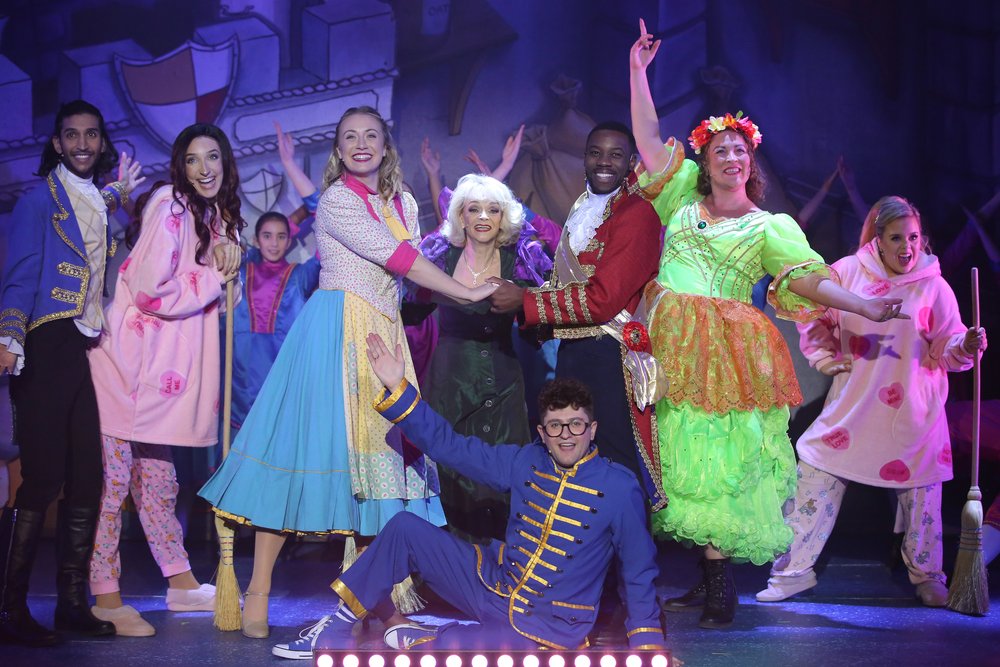 roycemanagement's tweet photo. Great production photos of Lizzie Dewar as Cinderella at the Beck Theatre, Hayes for Imagine Theatre.  @lizziedewar @Imagine_Theatre https://t.co/zbUi0gidkD