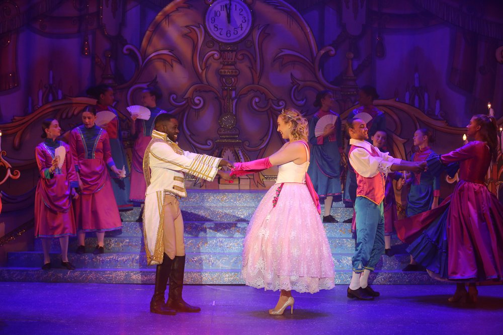 roycemanagement's tweet photo. Great production photos of Lizzie Dewar as Cinderella at the Beck Theatre, Hayes for Imagine Theatre.  @lizziedewar @Imagine_Theatre https://t.co/zbUi0gidkD
