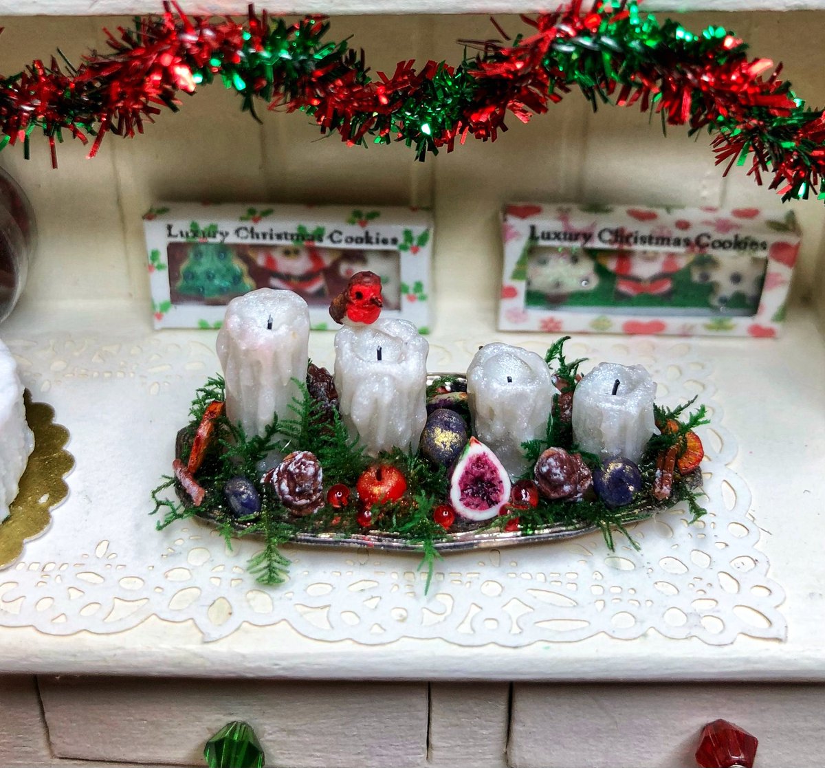 DollhouseK's tweet photo. Dollhouse Miniature Christmas Advent Candles Handmade from Polymer Clay in the UK https://t.co/fxecUEv0wk #christmas #fakefauxplay #nanmumgranny #giftpresent #miniaccessories #handmadeintheuk #dollshousekitchen #pinecones #xmasdollhouse https://t.co/KtRAr9jMh9