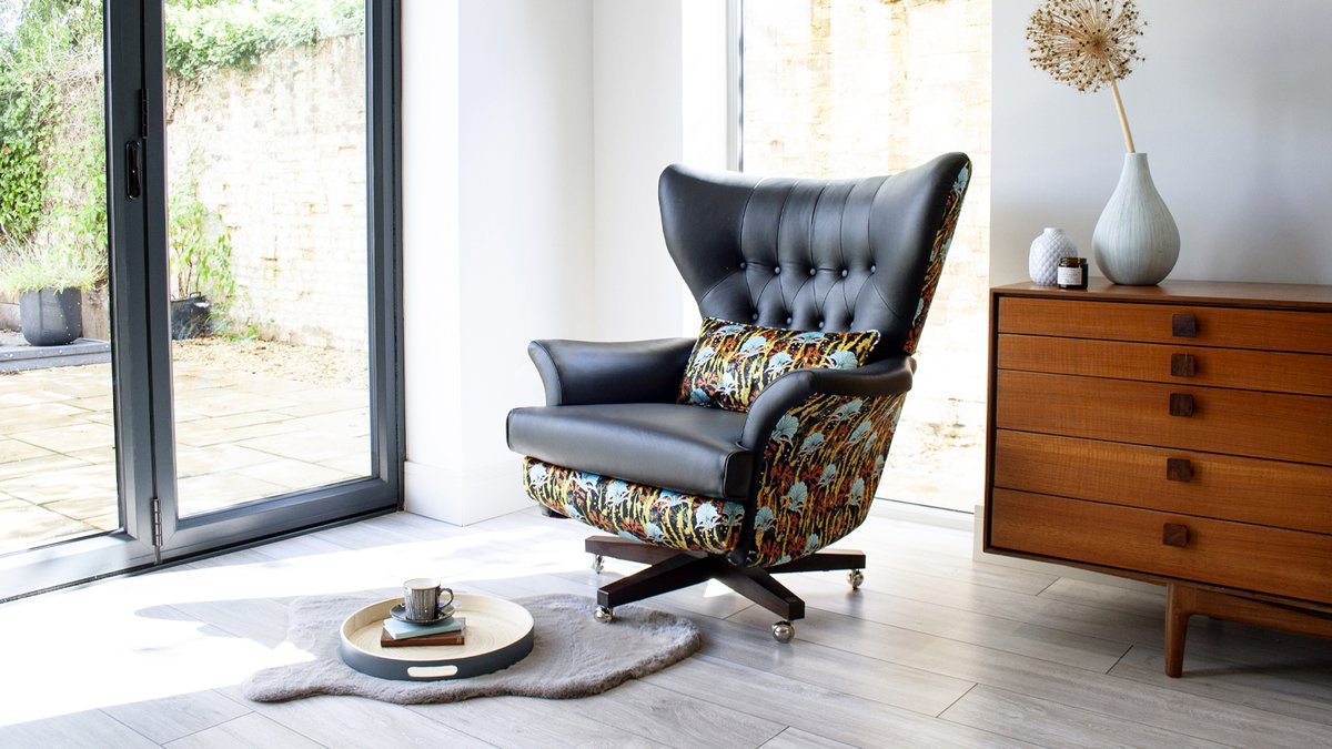 GPlanDesign's tweet image. Throwback to when we teamed up with the wonderful The Curious Department to create their bespoke Sixty Two swivel chair. ow.ly/bigp50LZf8W.

#gplan #gplanchairs #swivelchairs #thesixtytwochair #iconicchair #throwback #throwbackthursday