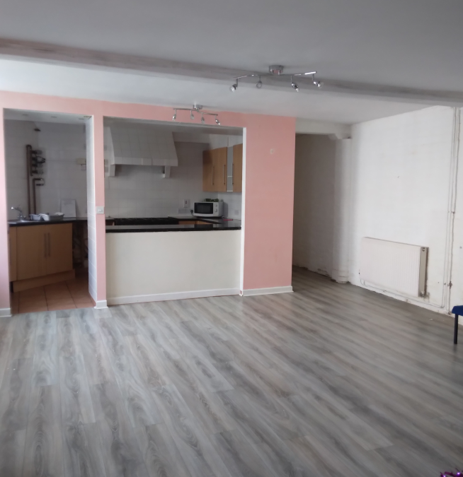 WMPS_Comms's tweet photo. Our Hereford & Worcester Team have been helping @Hands2GLudlow with their new community facility, and turned around a total redecoration in 3 weeks. Great work for a fantastic local initiative. Well done to all involved.
#communitypayback #wmps
@hmpps https://t.co/zjopnE4Zpz