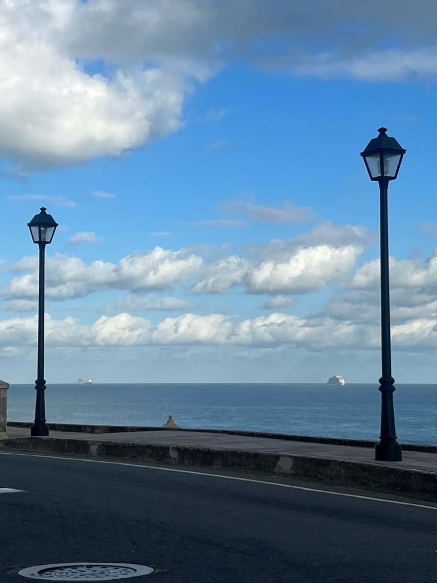 crucerostogo's tweet photo. A la vista dos de los #cruceros haciendo entrada al #ViejoSanJuan. Hoy la bahía recibe 5 #barcos
#crucerostogo #laAutoridadEnCruceros
📸 @DaphneBarbeito https://t.co/zzoeUjvHtr