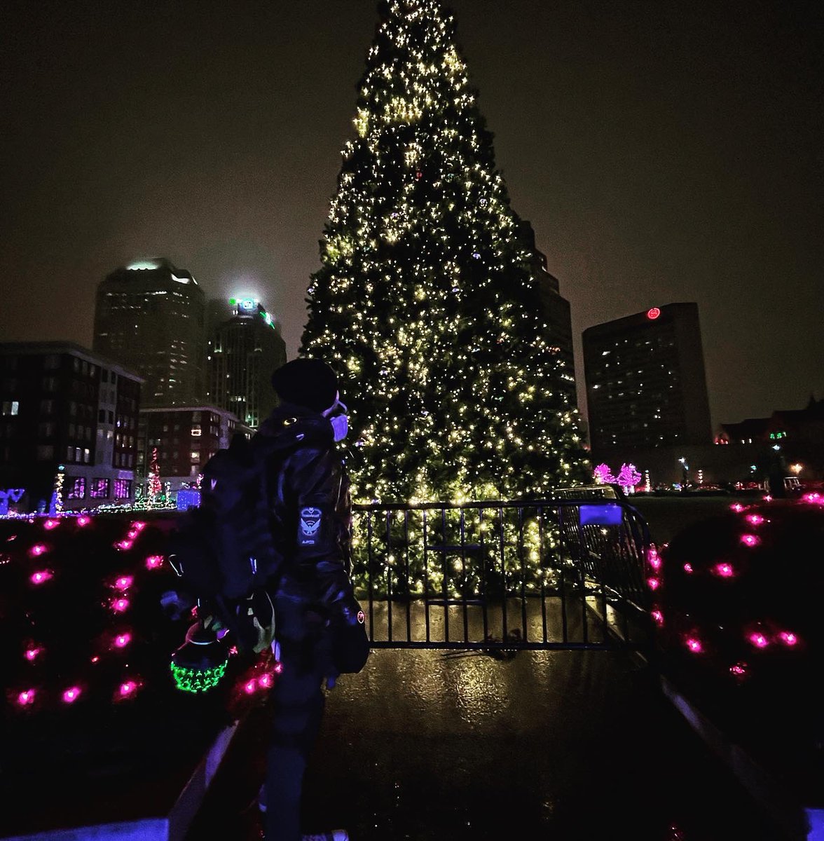 Agent_IceWolf's tweet photo. The only agent left..
.
.
.
#thedivisioncosplay #divisioncosplay #thedivision #thedivision2 #agenthighlights #thedivision2photos #thedivisiongame #tomclancysthedivision #tomclancysthedivision2 #ubisoftcosplay #thedivision2cosplay
.
.
.
@thedivisiongame https://t.co/MZao1n4BMR