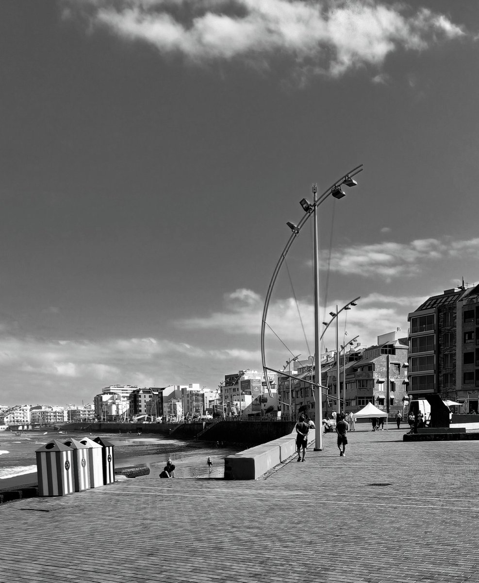 bermaxo09's tweet photo. Que maravilla pasar el invierno
aquí en manga de camisa
#invierno #playa #beach #lascanteras #laspalmas #whinter #fotografiablancoynegro #fotografiacallejera #streetphotographybnw #streetphotography #bw_captures #bw_mania #bw_shotz #bwn_demand
https://t.co/7QgPBw5IU8 https://t.co/yOn9kgXlrK