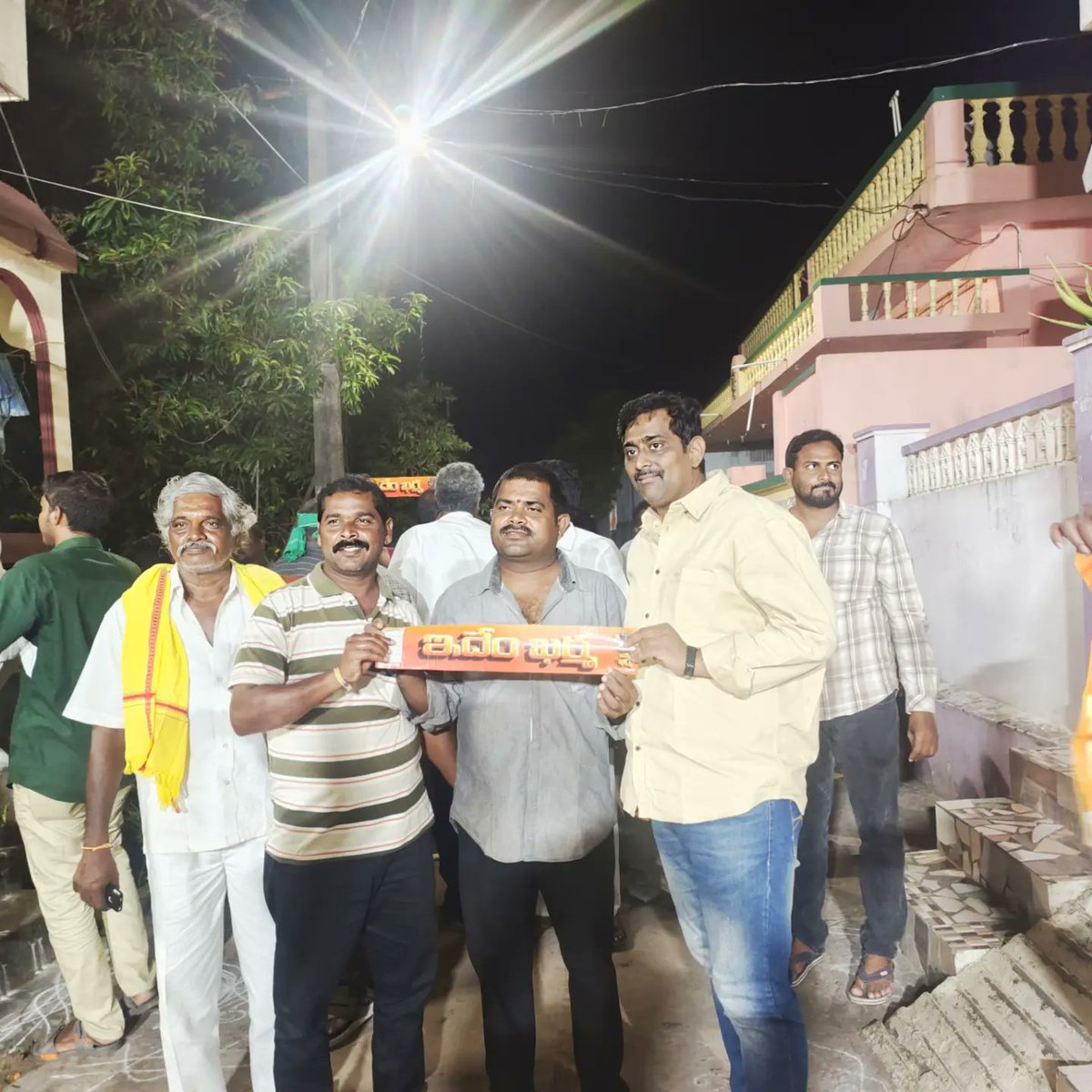 PChalam's tweet photo. ఇదేం కర్మ మన రాష్ట్రానికి కార్యక్రమ తాడేపల్లిగూడెం నియోజకవర్గ ఇంచార్జ్ వలవల బాబ్జి గారి ఆధ్వర్యంలో పెంటపాడు మండలం పెంటపాడు గ్రామంలో నిర్వహించడం జరిగింది.. https://t.co/JKmfl6gYXM
