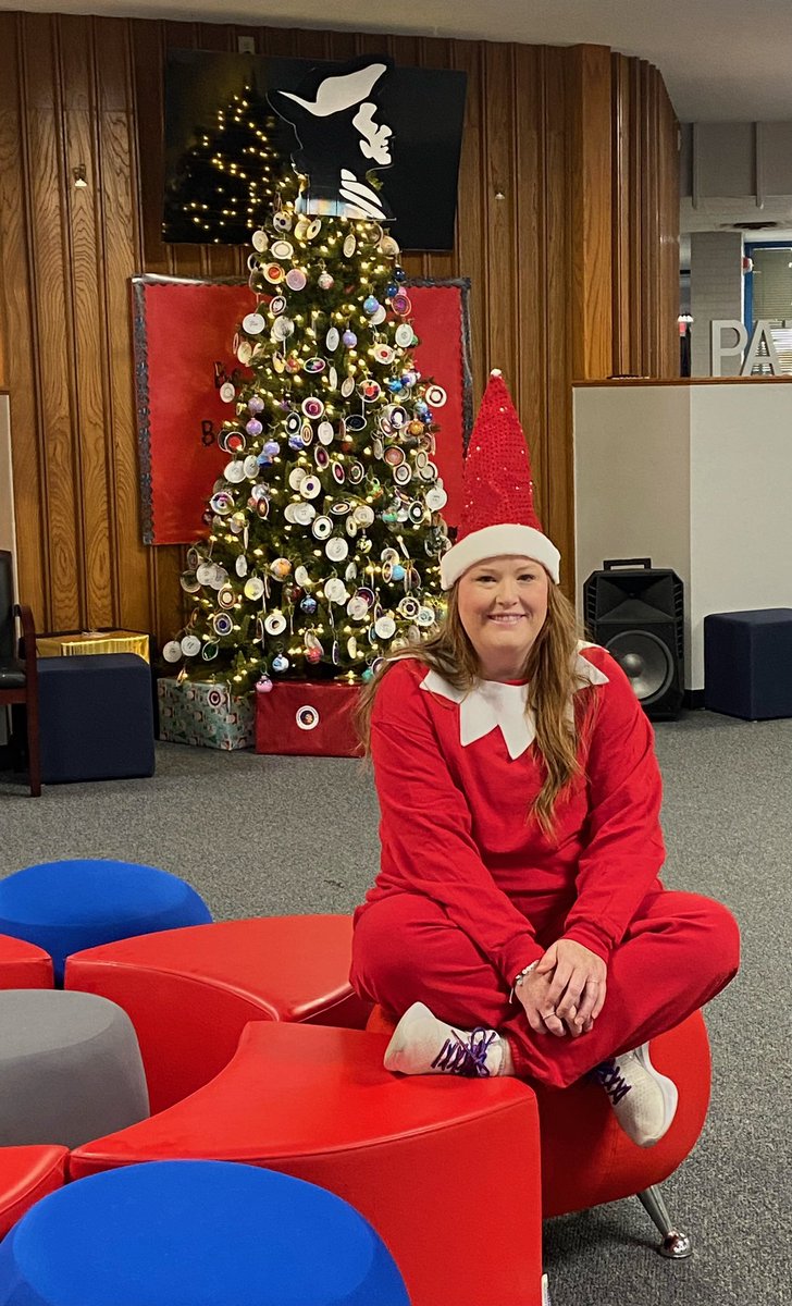 Bowie Elementary has their own resident, Elf on the Shelf. I think she’s pretty cool, and so do the kids! ❤️💚🎄 <a href="/ashleypg07/">Ashley Gould</a> <a href="/SanAngeloISD/">San Angelo ISD</a> <a href="/farrahgomez678/">Farrah Gomez, Ed.D.</a>