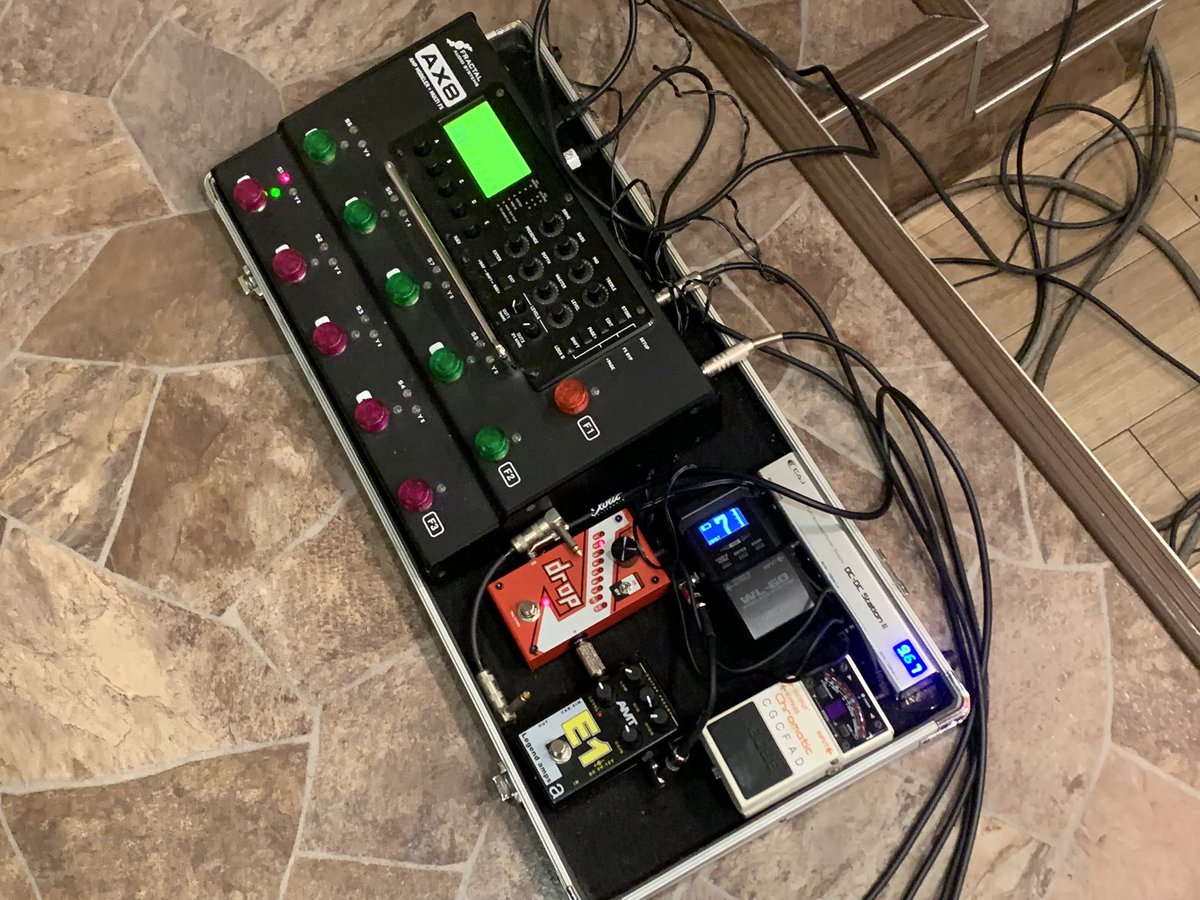 Vasalla_Guitar's tweet photo. 今日も爆音で弾いてきました😏
#diezelherbert
#FRACTALAUDIOSYSTEMS
#ax8 https://t.co/RrWGq2RTBj