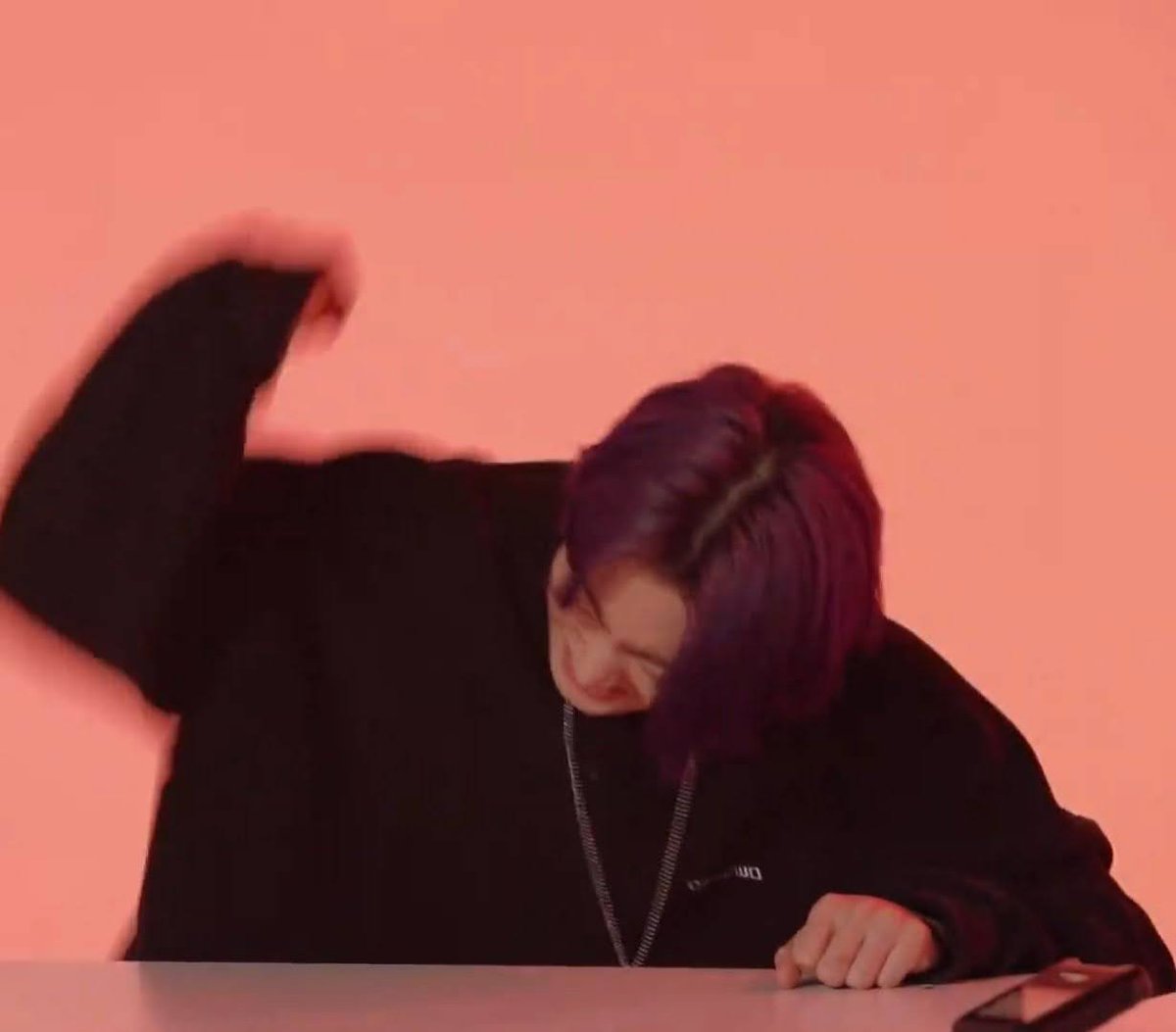 Hoseokie1306's tweet photo. Que ganas de ser la botella de agua alv

RM LIVE IN SEOUL
RM AT ROLLING HALL
@BTS_twt  #방탄소년단RM #BTS #BTSARMY #BTSRM #RM #NAMJOON #KimNamjoon #Indigo #IndigoByRM #RMLiveinSeoul https://t.co/Q8aaOJJ3BS