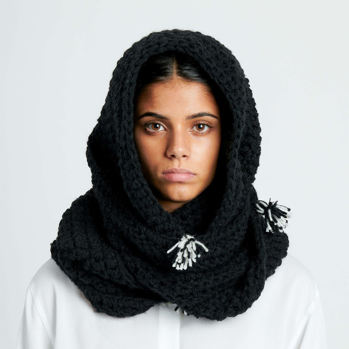 mooglyblog's tweet photo. Yarnspirations has a whole collection of patterns inspired by the new Wednesday show - and you know it has to include s black snood! 🖤 
The Snood: https://t.co/yhHrnECcor
The Collection: https://t.co/OLspDeBuAF
#crochet #wednesday #wednesdaynetflix https://t.co/d3vz4kZecr