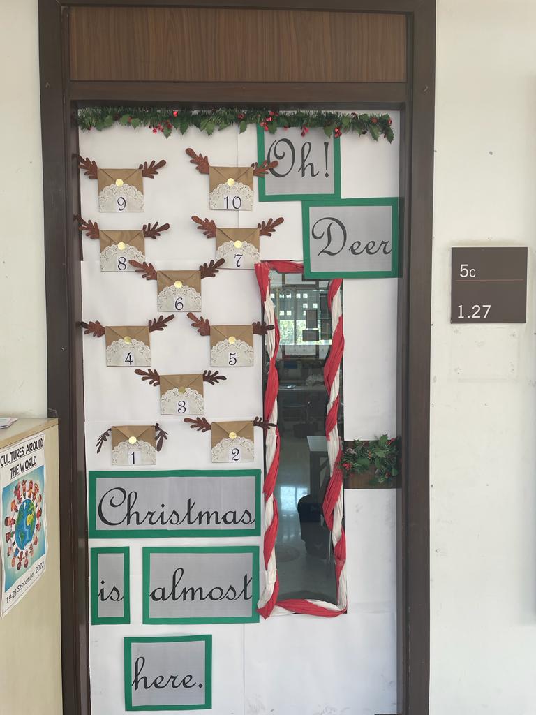 Year5_TBS's tweet photo. Year 5 corridor is all decked up for the celebration tomorrow!
#lastdayofschool #winterbreak #MerryChristmas2022 #ks2 

@TBS_Delhi https://t.co/FgzmGqXnjN