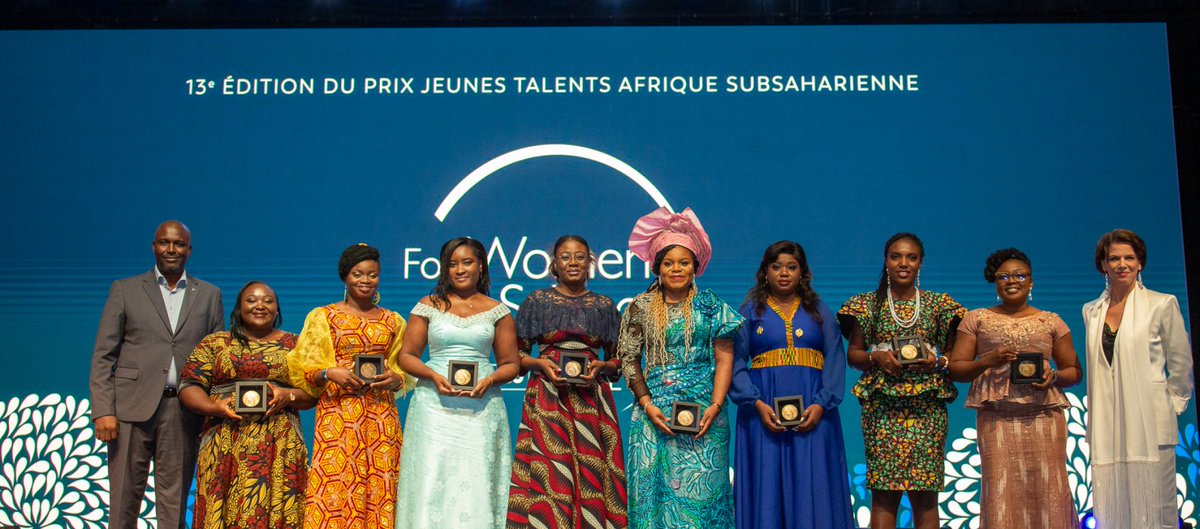 #Afrique : 20 chercheuses africaines récompensées par " le Prix Jeunes Talents Afrique subsaharienne 2022 L’Oréal-UNESCO pour les Femmes et la Science ". bit.ly/3HEiTow <a href="/4womeninscience/">For Women in Science</a>