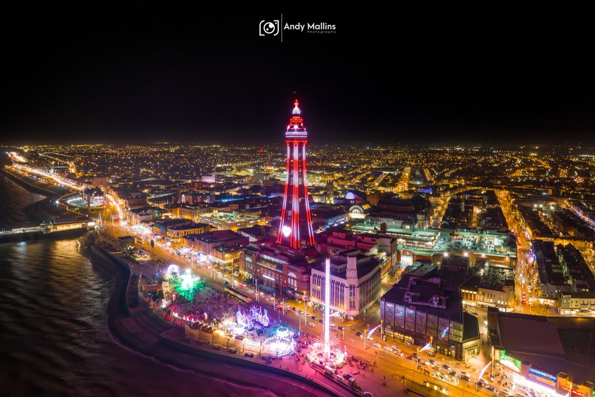 BPLresort's tweet photo. Fantastic aerial shot of Christmas By The Sea and the Tower :-)

#Bplresort #Blackpool #VisitBlackpool #Christmas https://t.co/13wg76QQnO