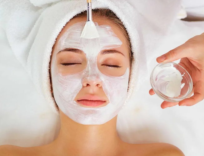 _House22's tweet image. Facial Treatments
Secrets of Youth Minimally abrasive instrument that gently sands your skin removing the outer layer. Great for deep exfoliation, evening up the skin tone, and sun damage or pigmentation.