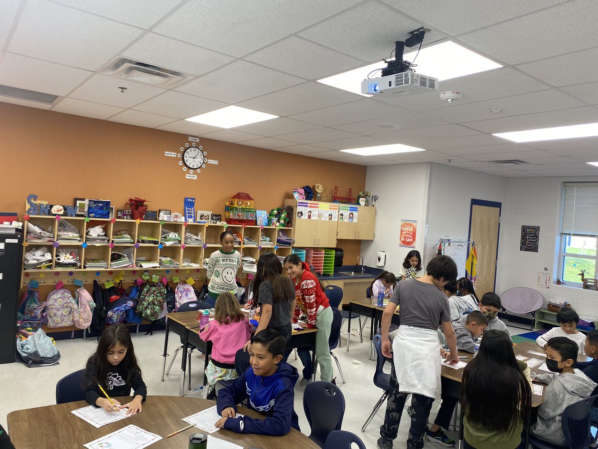 asims77's tweet photo. A little fun with our 5th grade buddies @NISDTomlinson @wtiemann https://t.co/Uq9Merpw7U