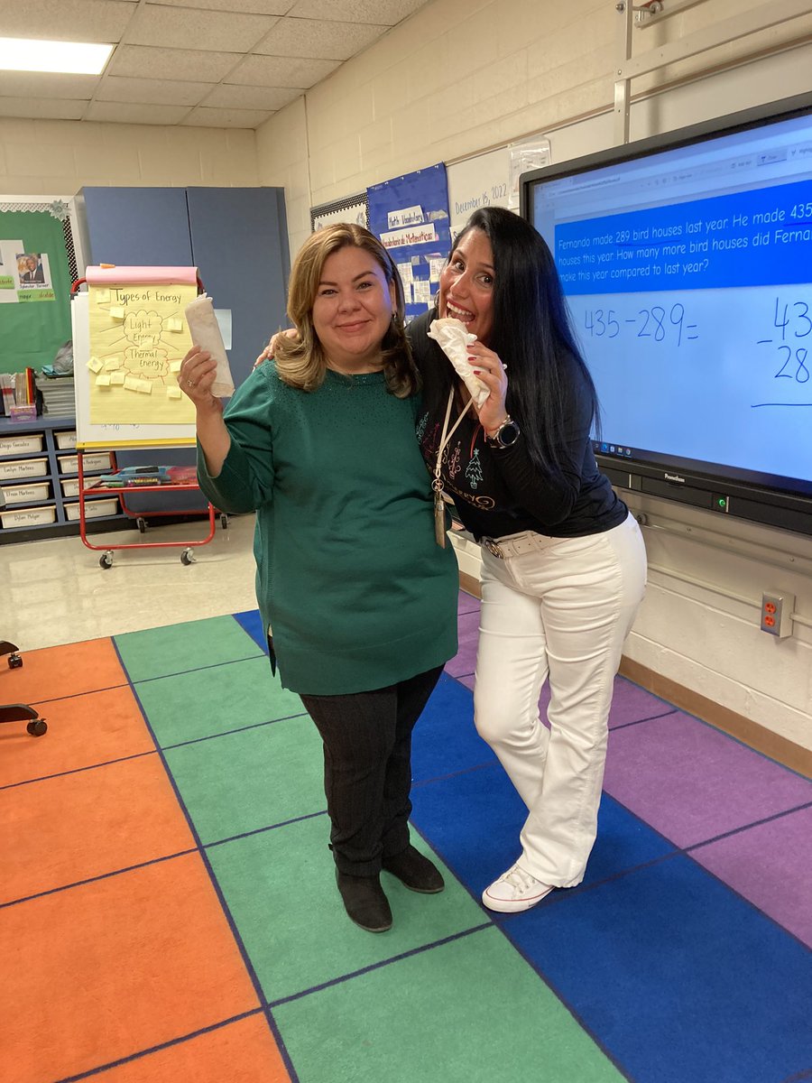 tachambers01's tweet image. The @Carmichael_AISD math teachers were so excited for their breakfast taco today in recognition of keeping up their @STMath minutes! Thank you @SandraDoria11 @MathBrains and @Mrssmart615!! @DrCrystalWatson