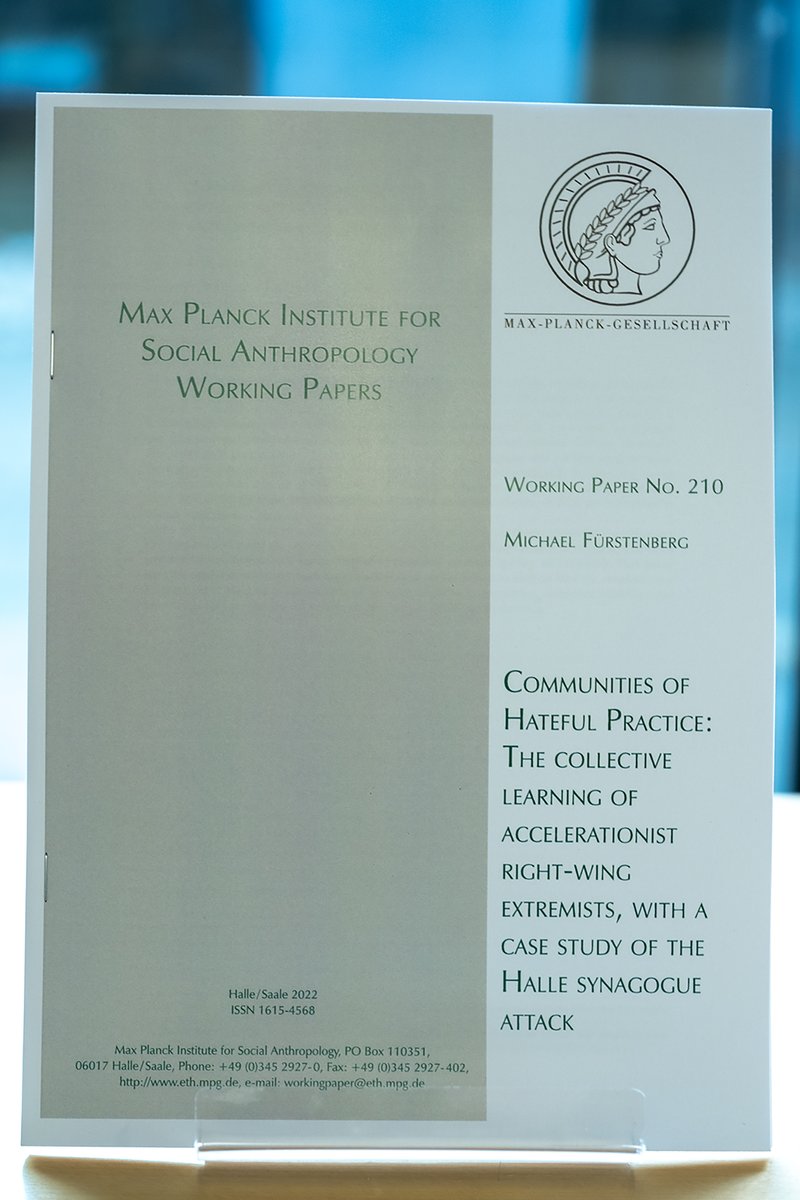 MaxAnthropology's tweet photo. Fresh out of the printer: Michael Fürstenberg's @mdfuerstenberg Working Paper on the #learning processes of #farright "communities of hateful practice" #Accelerationism #Rechtsterrorismus #terroristlearning
https://t.co/iQyfhvXCq7 https://t.co/LaZpJbvLur