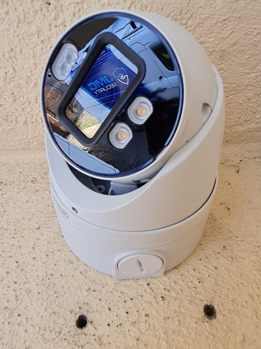jasonmacfarland's tweet photo. Replacing an old outdated system with #Dahua 5MP TiOC Dome Cameras #installedwithdahua #tioc #cctvinstaller  #jmcsats #lovegorey https://t.co/vfWxu53rZP