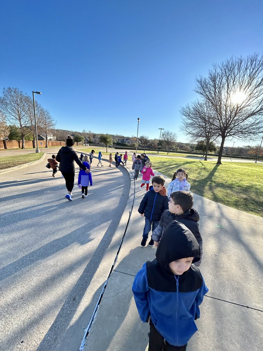 mrsklwarren's tweet photo. A nice morning walk in the cold sunshine☀️ #celebratekisd @HLEMustangs https://t.co/eJyoHHb7Og