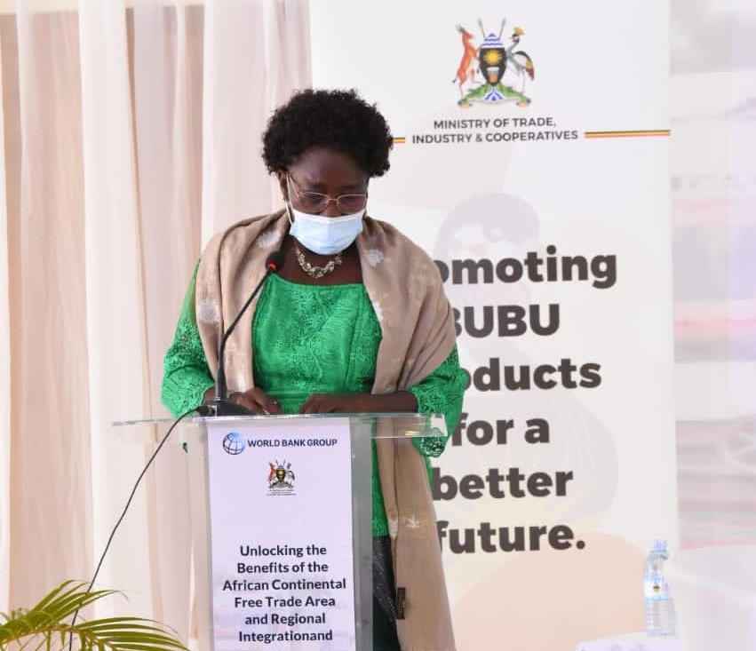 PeshK319's tweet photo. She also noted that language barriers also continue to restrict trade across the @AfCFTA and the concerned governments and stakeholders should see to uniting the people in language to ease trade.
cc:@WorldBankAfrica, @mofpedU, @mtic_uganda and @Uganda4Dev
#UgTradeWeek https://t.co/y4EC8mkxnB