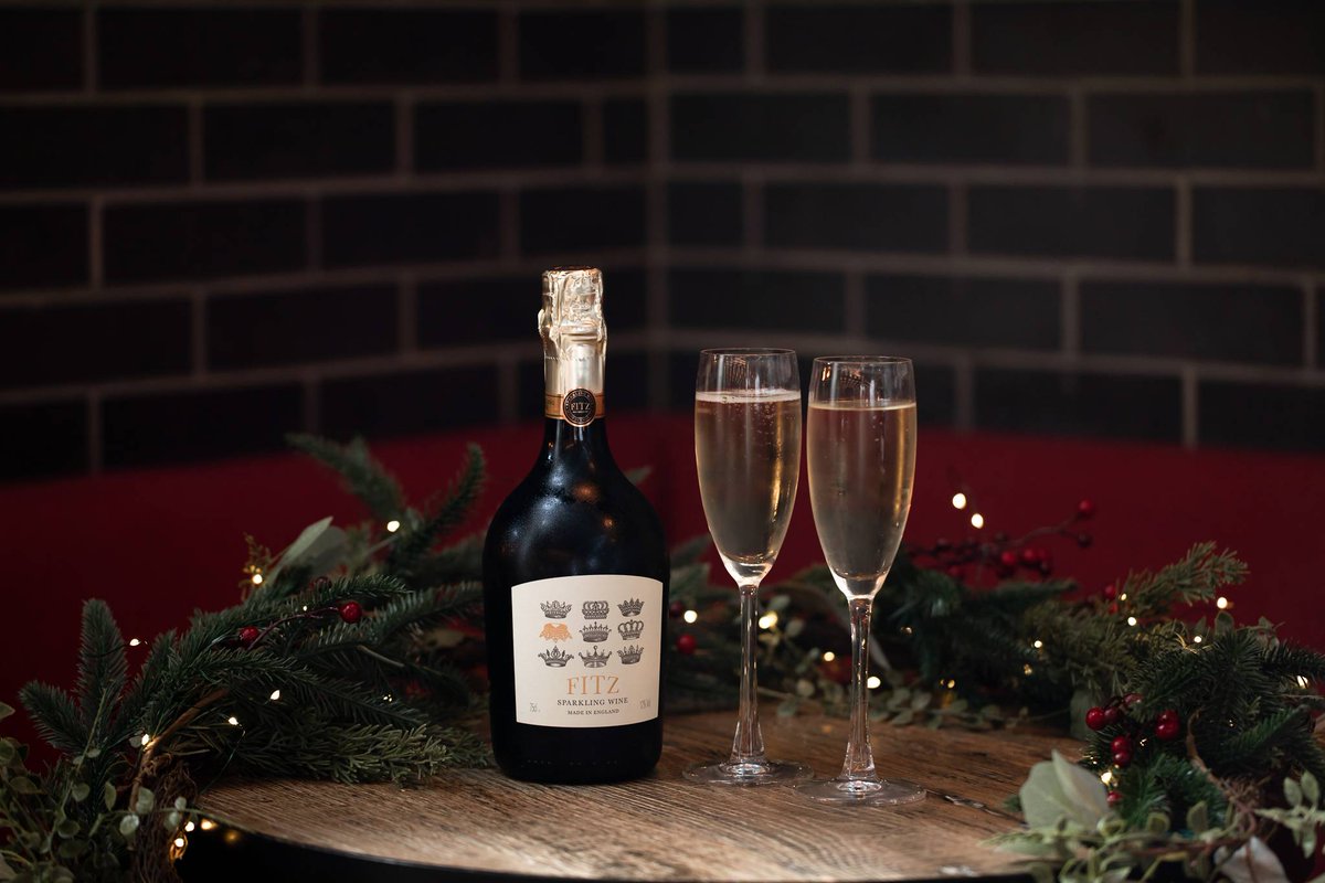 ❄ CHRISTMAS/NEW YEARS DRINKS PACKAGES ❄

From beautifully iced buckets of beer, to fresh and crisp prosecco, book now to secure your ON ARRIVAL drinks package. 🍸

Merry Christmas 🎁

#Beer #Christmas #Pizza #brewdog #Newyears