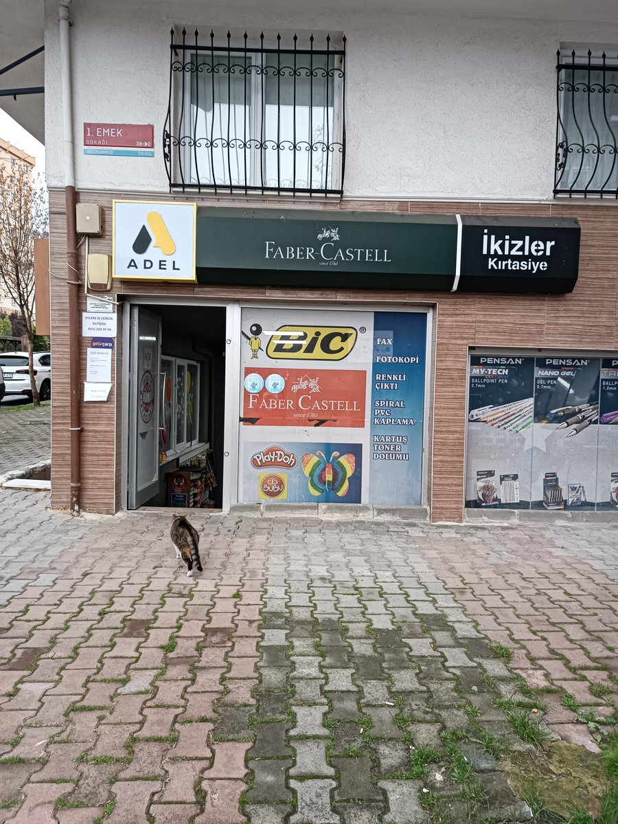 KCEKMECE_MHP's tweet photo. Milliyetçi Hareket Partisi Küçükçekmece ilçe başkanımız Sn.Seyfettin TİRYAKİ ve yönetim kurulumuz ESNAF ziyaretleri kapsamında Halkalı merkez mahallesi esnaflarımızdan İkizler kırtasiyesi Sn. Savaş beyi ziyaret edip hayırlı işler diledi.
@_MHPistanbul_ 
#esnafziyaretleri https://t.co/tVSsSXR7Ca