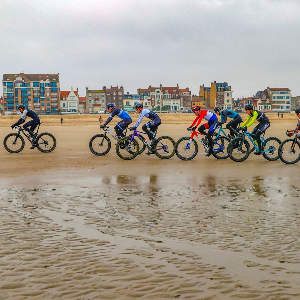 Throwback to last Sunday, when Stijn Appel finished 5️⃣𝘁𝗵 at the European Championships Beachrace! 🔥

📸 <a href="/UEC_cycling/">UEC Cycling</a> 
#RideToWin #EuroBeachRace22 🇪🇺