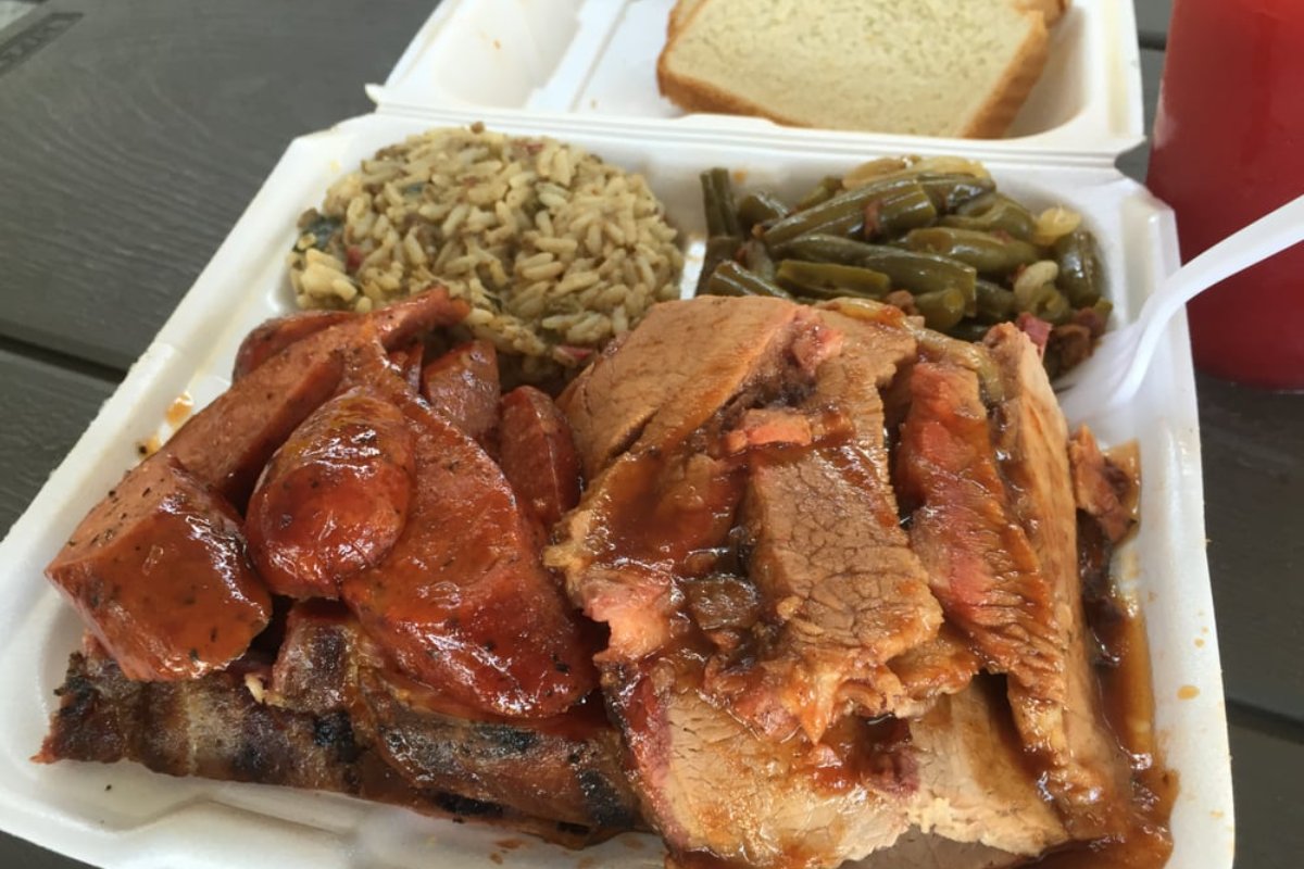TripleJBBQ's tweet photo. It's not your phone vibrating – that's your stomach rumbling! Get down here right away for all of your favorites. 😍 https://t.co/GEJ5QAbrZm