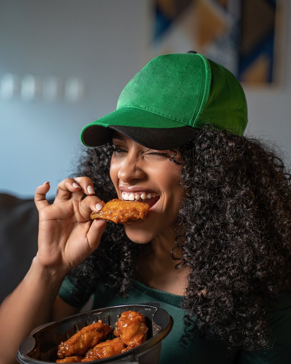 wingstreetrd's tweet photo. Béisbol Invernal + Alitas de WingStreet ¡LA COMBINACIÓN PERFECTA!

Disponible para Dine-In, Carry Out y Delivery, ordenando al 809.620.2020☎️ y a través de @pedidosya_do 📲

📍 Bella Vista
📍 Naco
📍 Núñez de Cáceres
📍 BlueMall PuntaCana

#WingStreet #WingStreetRD #PizzaHutRD https://t.co/9ckJ23zU69