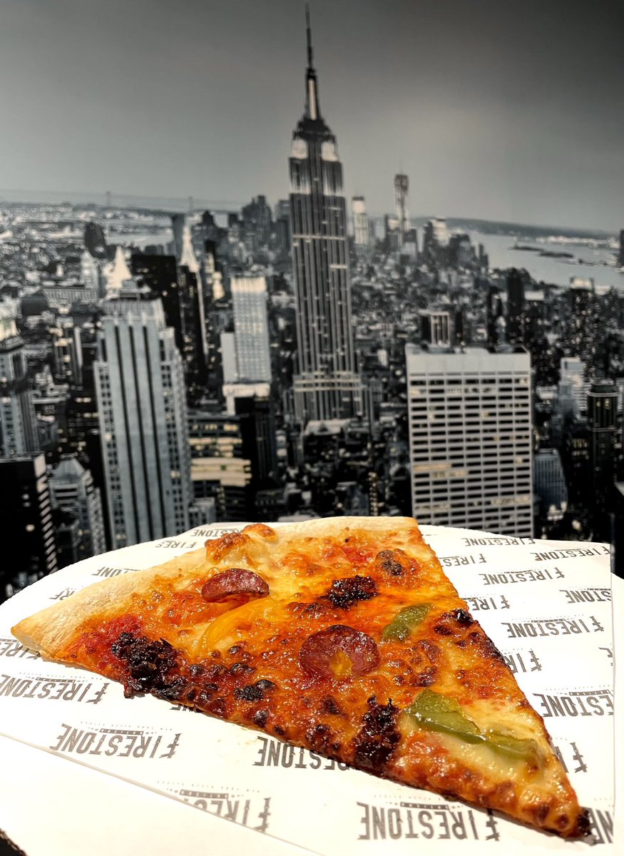 Firestone_ncl's tweet photo. It may be snowing and it’s Thursday but we’re keeping things HOT at Firestone with our hot honey slices flying out 🔥 

#pizza #nyc #newyork https://t.co/alMnUJJUQQ