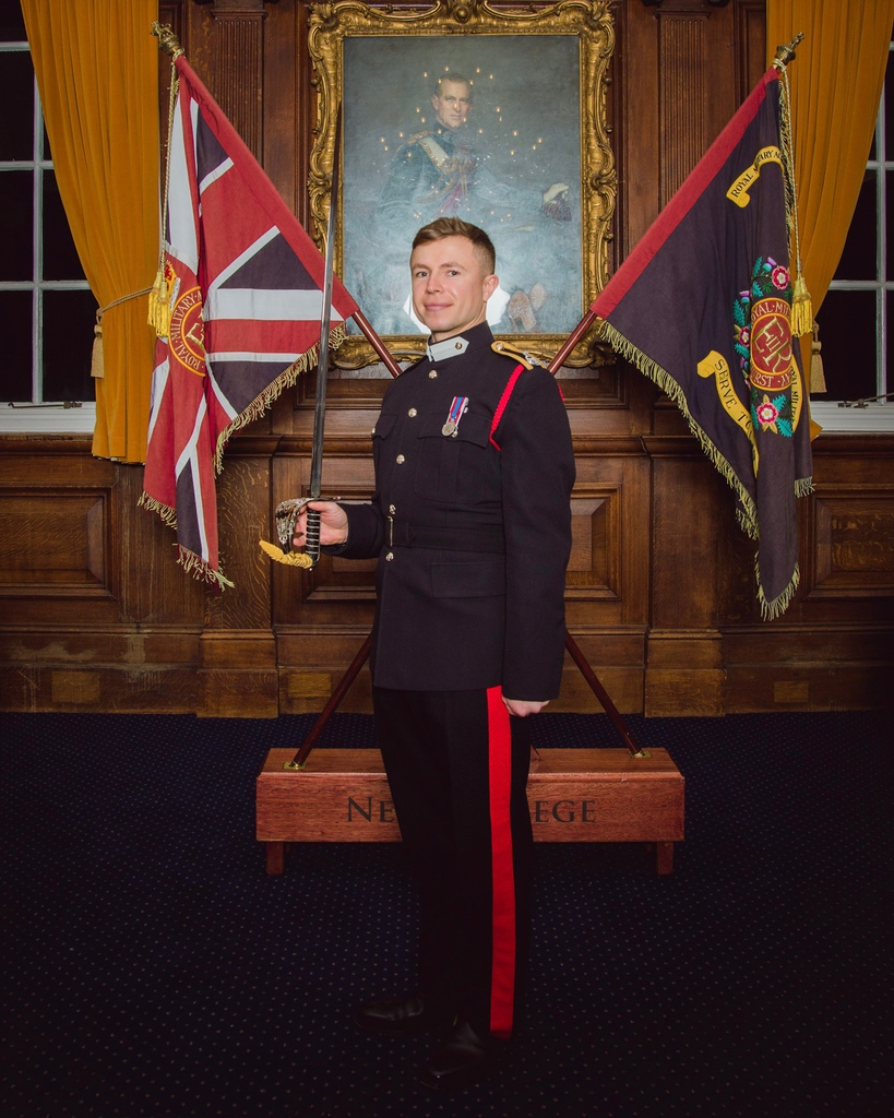 Considered by the Commandant to be the best Officer Cadet of Commissioning Course 221 and awarded the Sword of Honour, is Senior Under Officer Bignell commissioning into the Royal Engineers. #Army #Military #Defence #Sandhurst #PrizeWinner #Leadership @Proud_Sappers