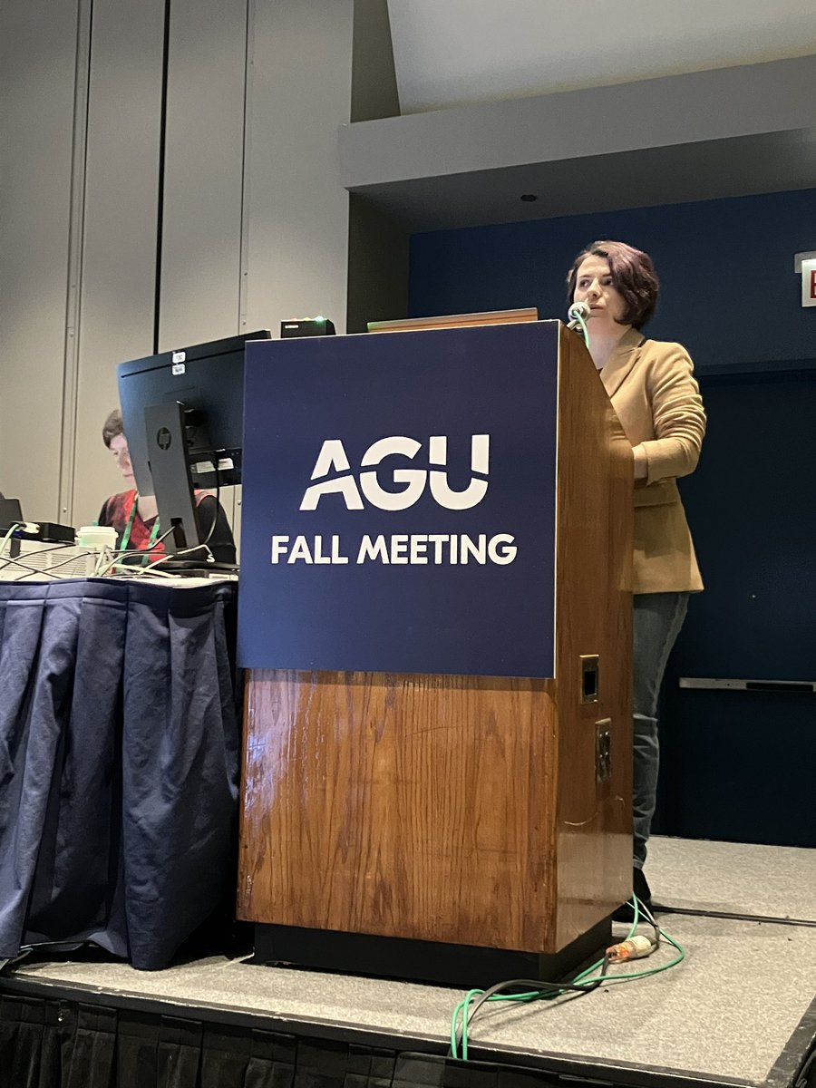 <a href="/lrprofeta/">Lucia Profeta</a> is talking about the future of IEDA2 facility #AGU22 #earthcube #astromat