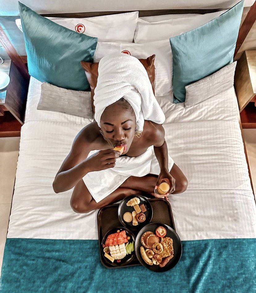 How it feels to wake up in Fairway Boutique Hotel. 
#enjoyatfairway #foodparqrestaurant #fairwayboutiquehotel #bestplacestoeat #staycation #karibu #fairwayhotel #perfect #uganda #kampala #christmasatfairway #christmasstaycation #love #africa #accomodation