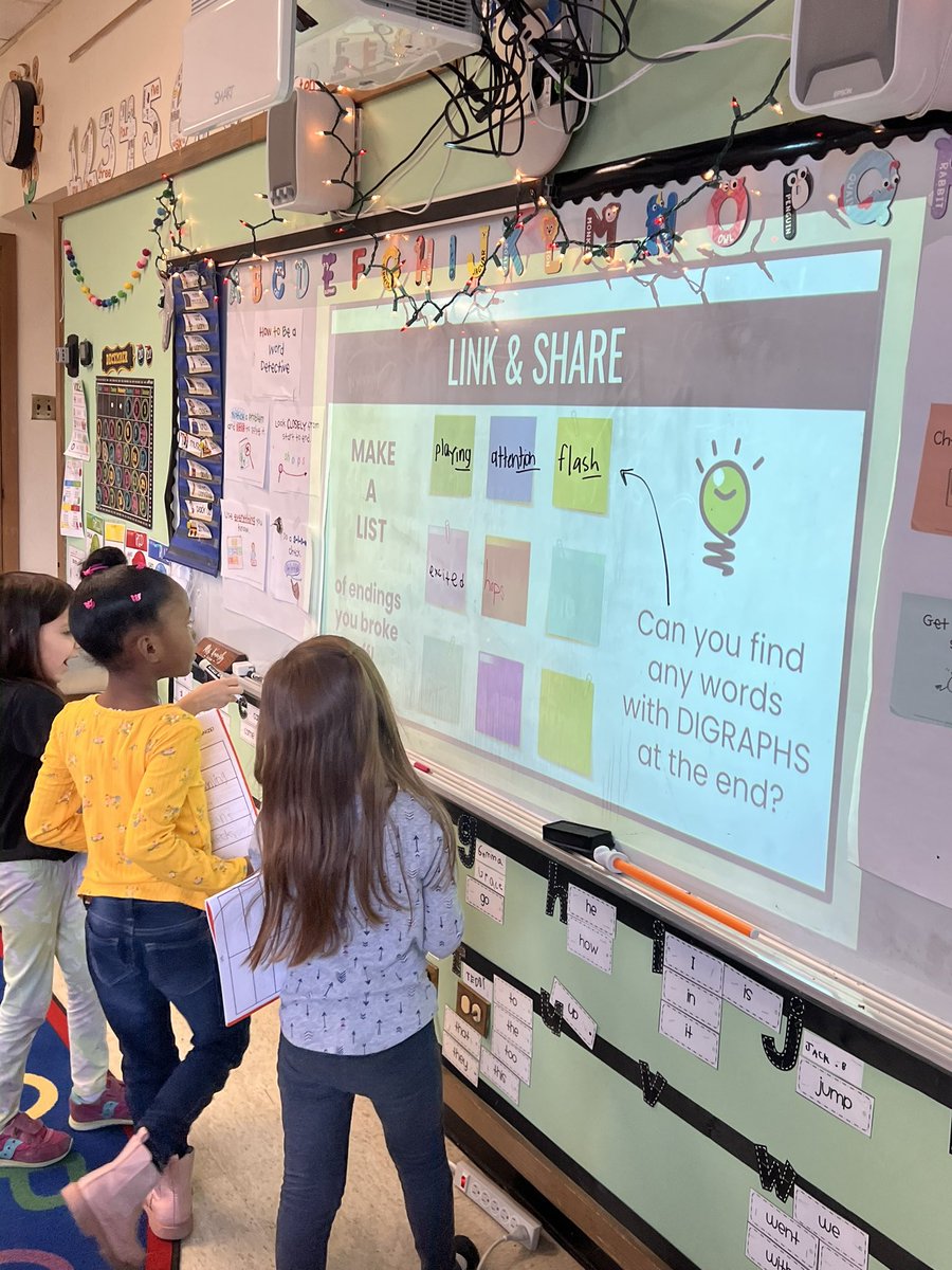 I had lots of helpers show what common endings they broke off in their reading today 📝 #worddetectives #op97 #hatchtigers