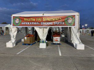 HoustonFire's tweet photo. The 2022 @HoustonFire #OperationStockingStuffer toy giveaway takes place on Saturday! Click the link for more details! https://t.co/7ujZRDlDSn @FireChiefofHFD https://t.co/nJHj6k3K2V