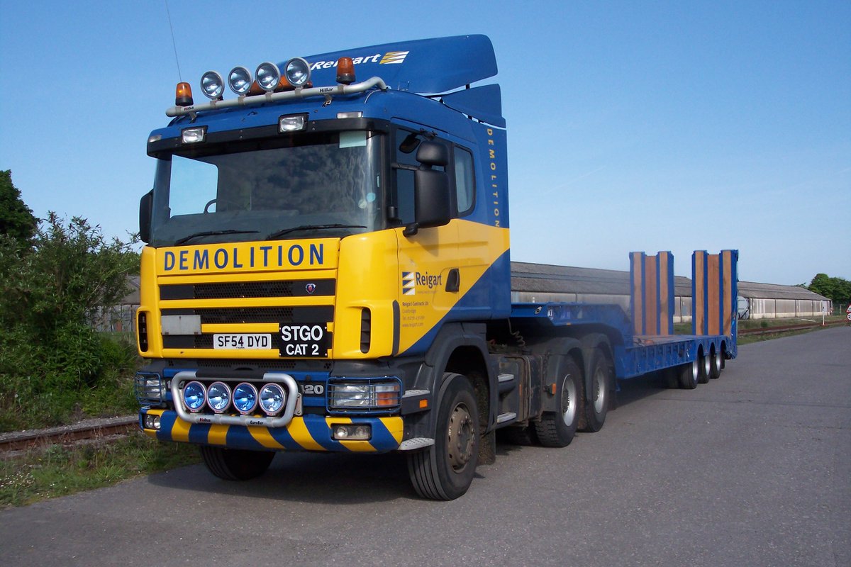 AT_Limited's tweet photo. #ThrowbackThursday to 2009 with an Andover SFCL50 stepframe lowloader manufactured for Reigart Demolition #Scotland #AT #Lowloaders #Stepframes https://t.co/D0KjWjbn8z