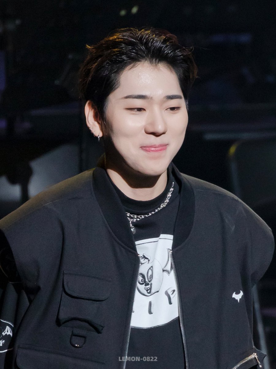 BlockBGlobal's tweet photo. 221214 Zico
HD photos of Zico at the Marines Year end concert yesterday
Credits on photos🙏
#BLOCKB #블락비 @blockb_official #BlockBReturns #지코 https://t.co/5b23Y7EKbq