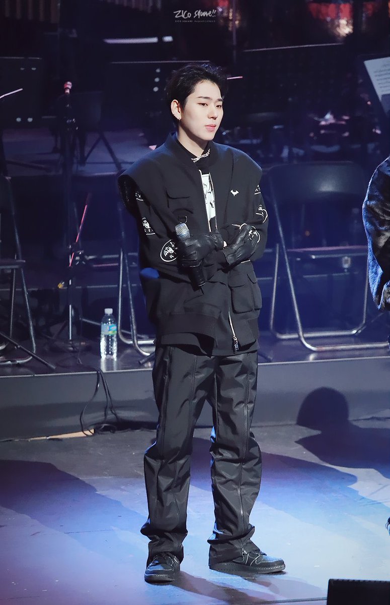 BlockBGlobal's tweet photo. 221214 Zico
HD photos of Zico at the Marines Year end concert yesterday
Credits on photos🙏
#BLOCKB #블락비 @blockb_official #BlockBReturns #지코 https://t.co/5b23Y7EKbq