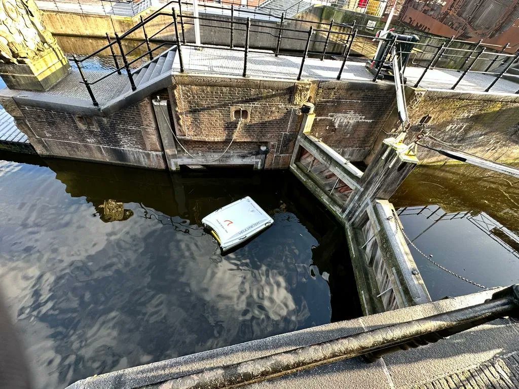 'Today is the formal launch of the #WasteShark ''Veulvreter'' in Zaandam.  We are super excited to be present with Gemeente Zaanstad and look forward to seeing the Veulvreter contributing to the clean waters of the city.

#ports #wasteshark #marinas #greenermarinas #maritime