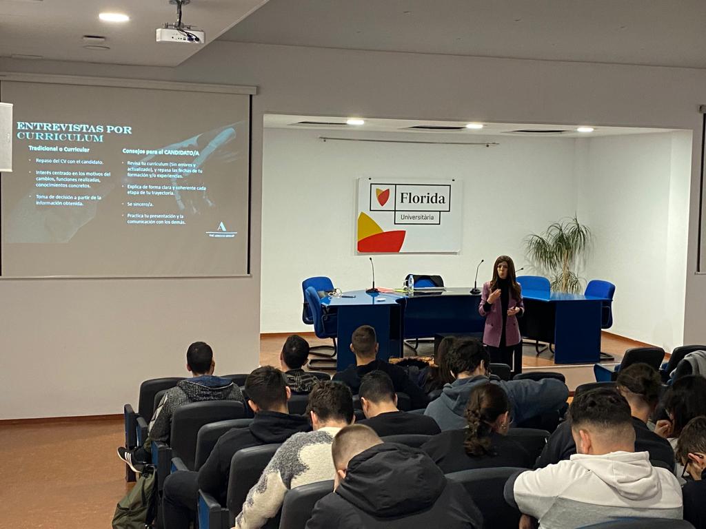 floridauni's tweet photo. Hoy nuestro alumnado de 2º de los CFGS de Gestión de Ventas y Espacios Comerciales y de Transporte y Logística han participado en una dinámica de Selección de Personal teniendo como 🔝observador@s a sus compañer@s de AFI 💪 #Cooplearning #learningbydoing https://t.co/xykkVVw1A7